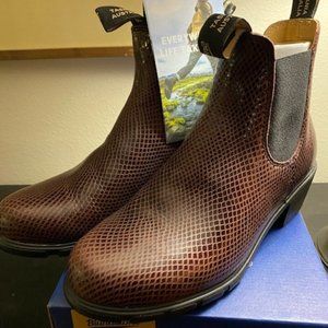 Blundstone heeled ankle boots. Lizard brown Womens size 9